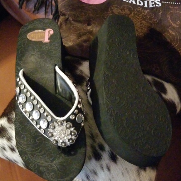 Justin flip flops, brand new bling with bag! - Picture 3 of 3